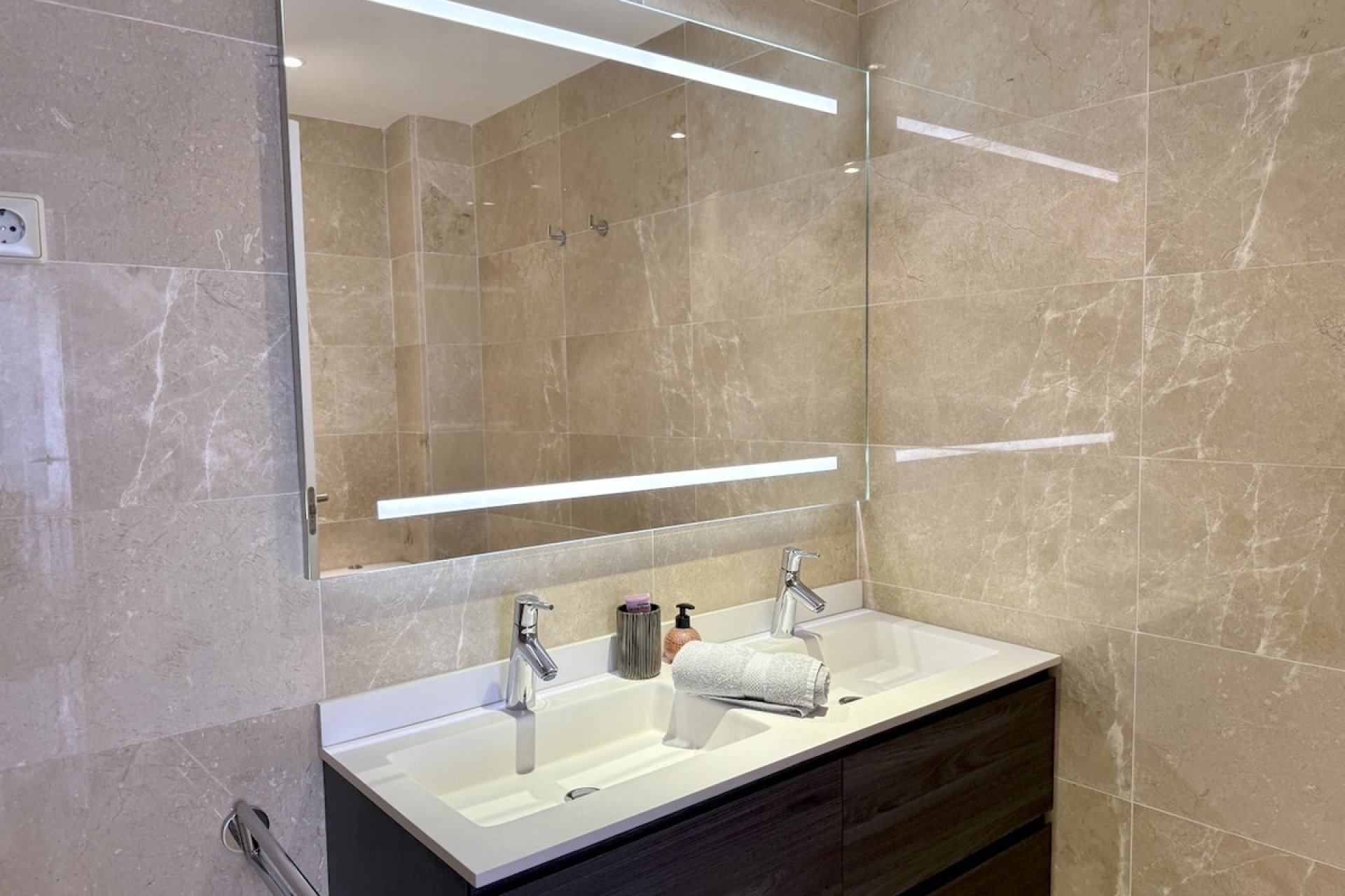 Resale - apartment - Marbella - La Mairena