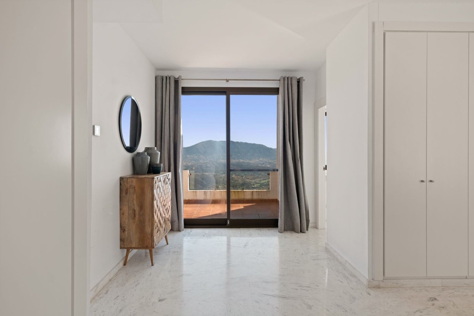Resale - apartment - Marbella - La Mairena