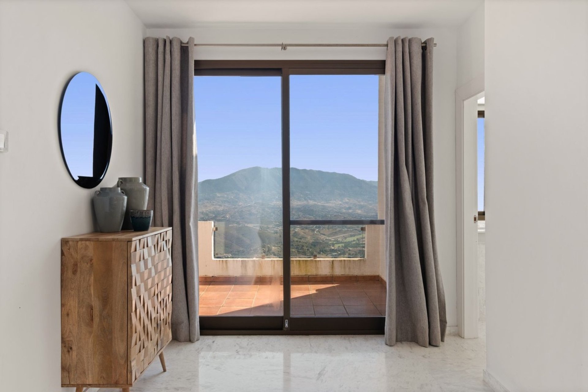 Resale - apartment - Marbella - La Mairena