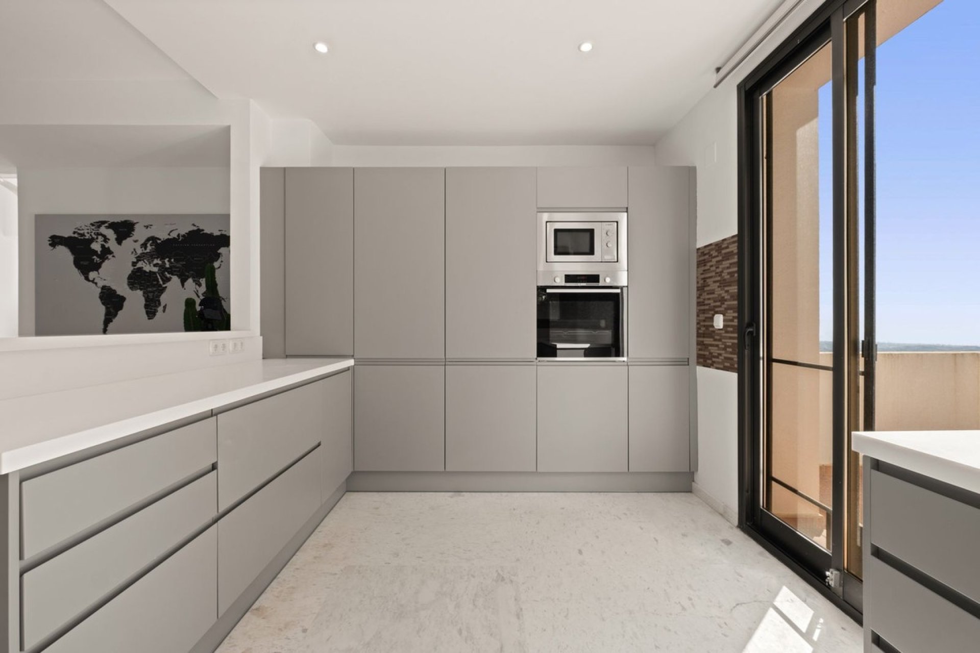 Resale - apartment - Marbella - La Mairena