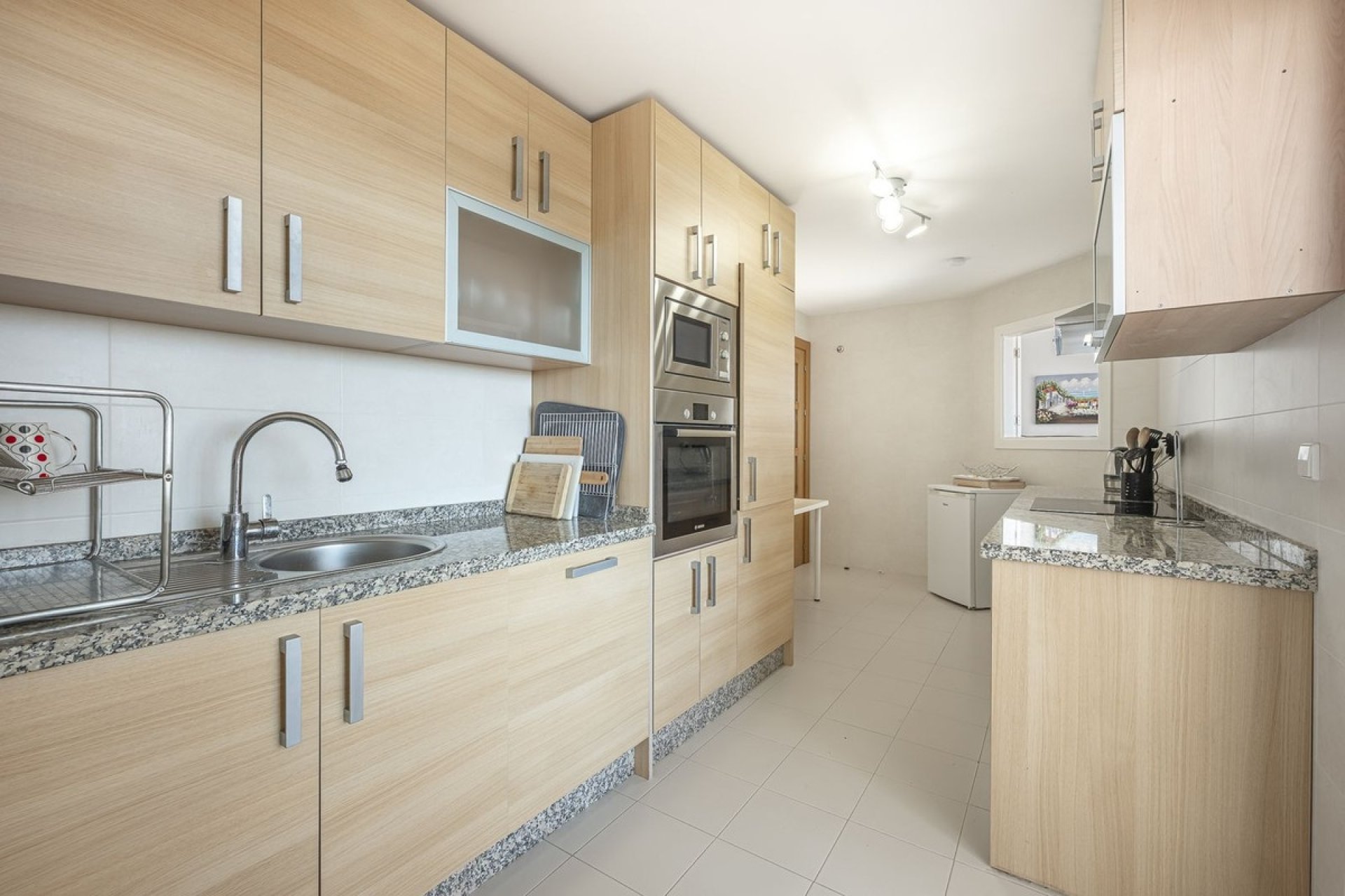 Resale - apartment - Marbella - La Mairena