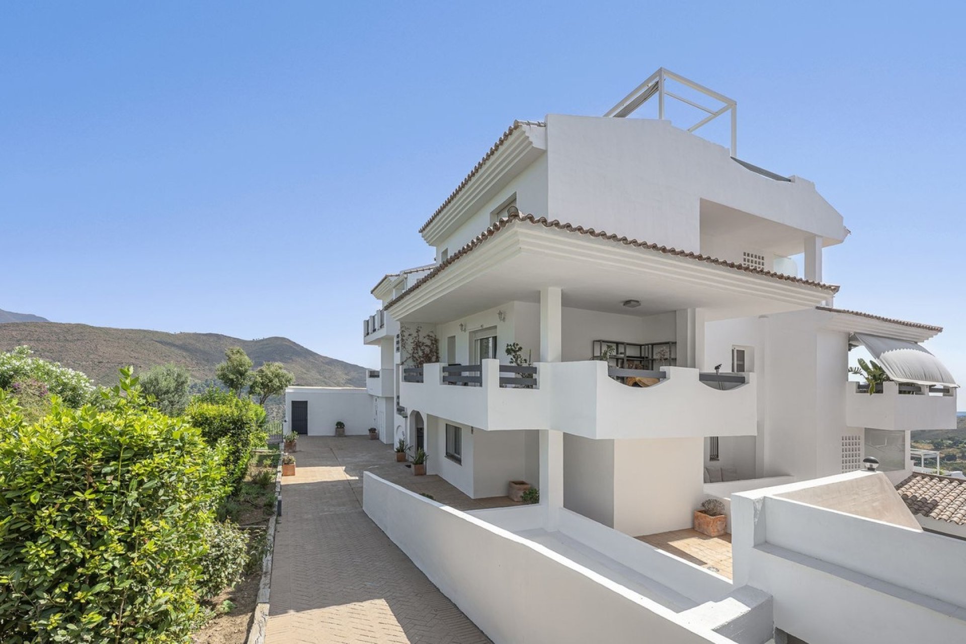 Resale - apartment - Marbella - La Mairena