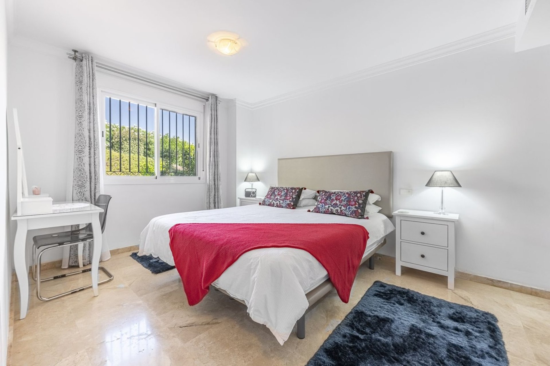 Resale - apartment - Marbella - La Mairena
