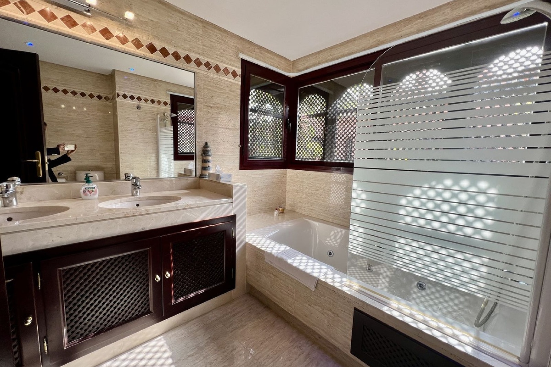 Resale - apartment - Marbella - La Mairena