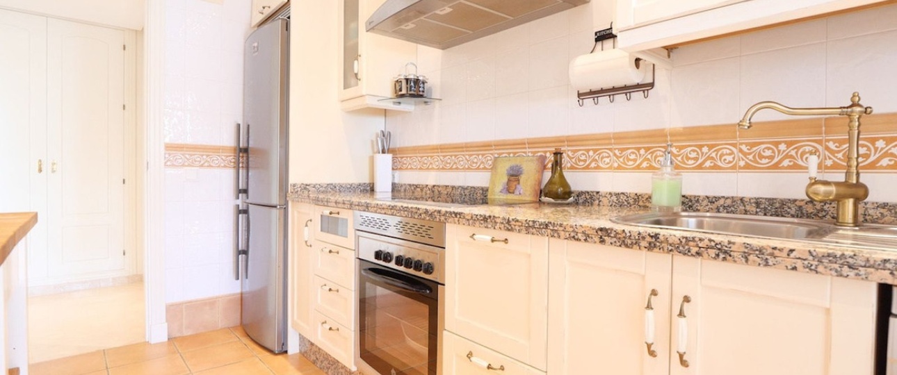 Resale - apartment - Marbella - La Mairena