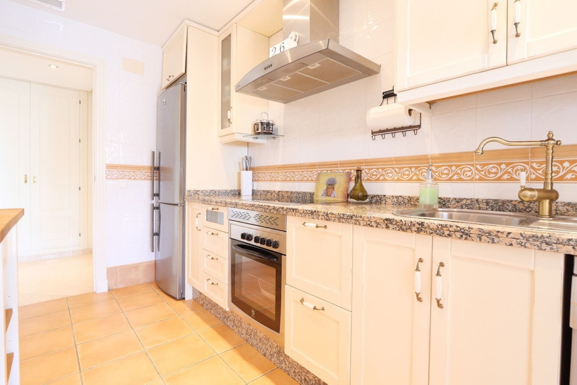 Resale - apartment - Marbella - La Mairena
