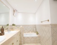 Resale - apartment - Marbella - La Mairena