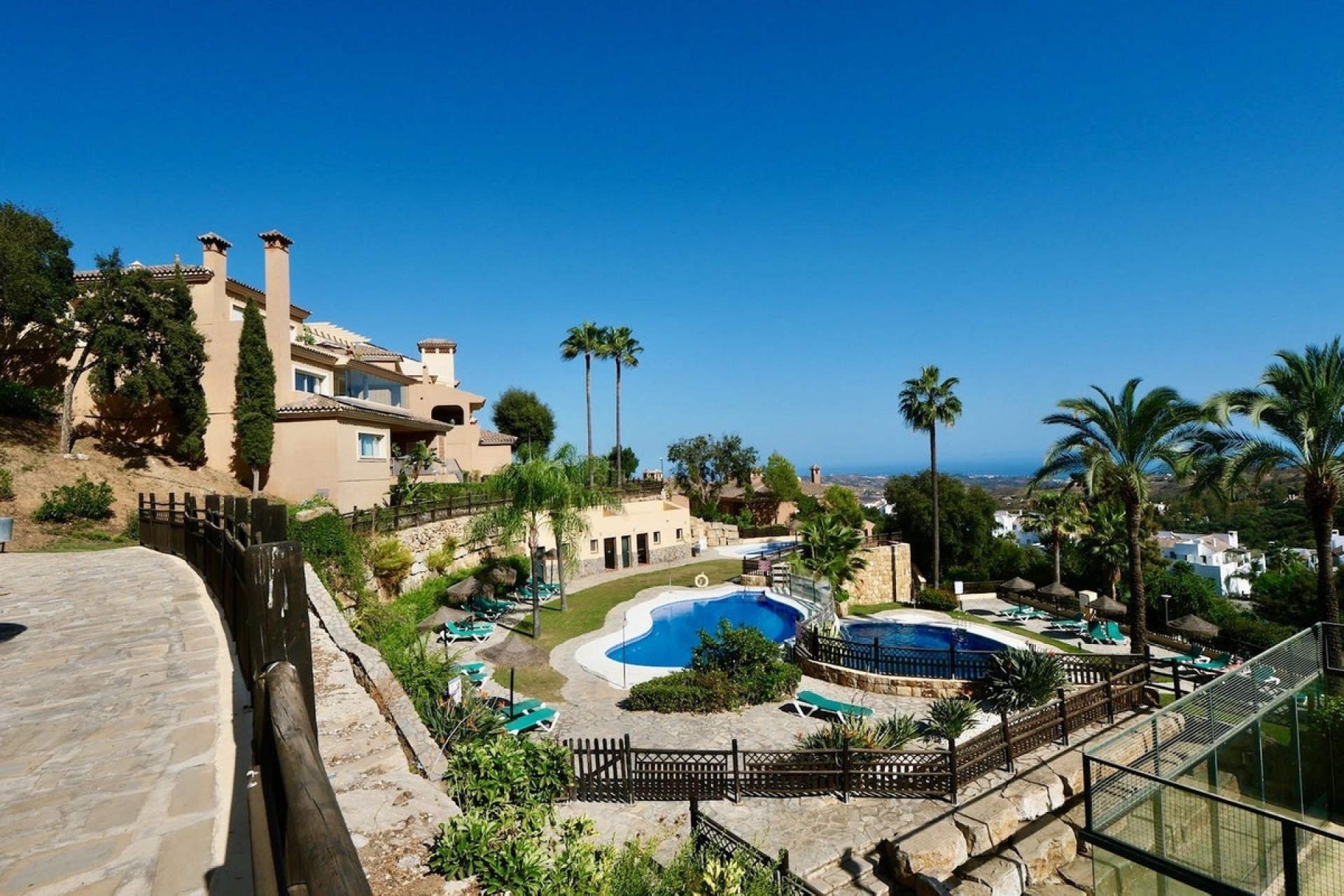 Resale - apartment - Marbella - La Mairena
