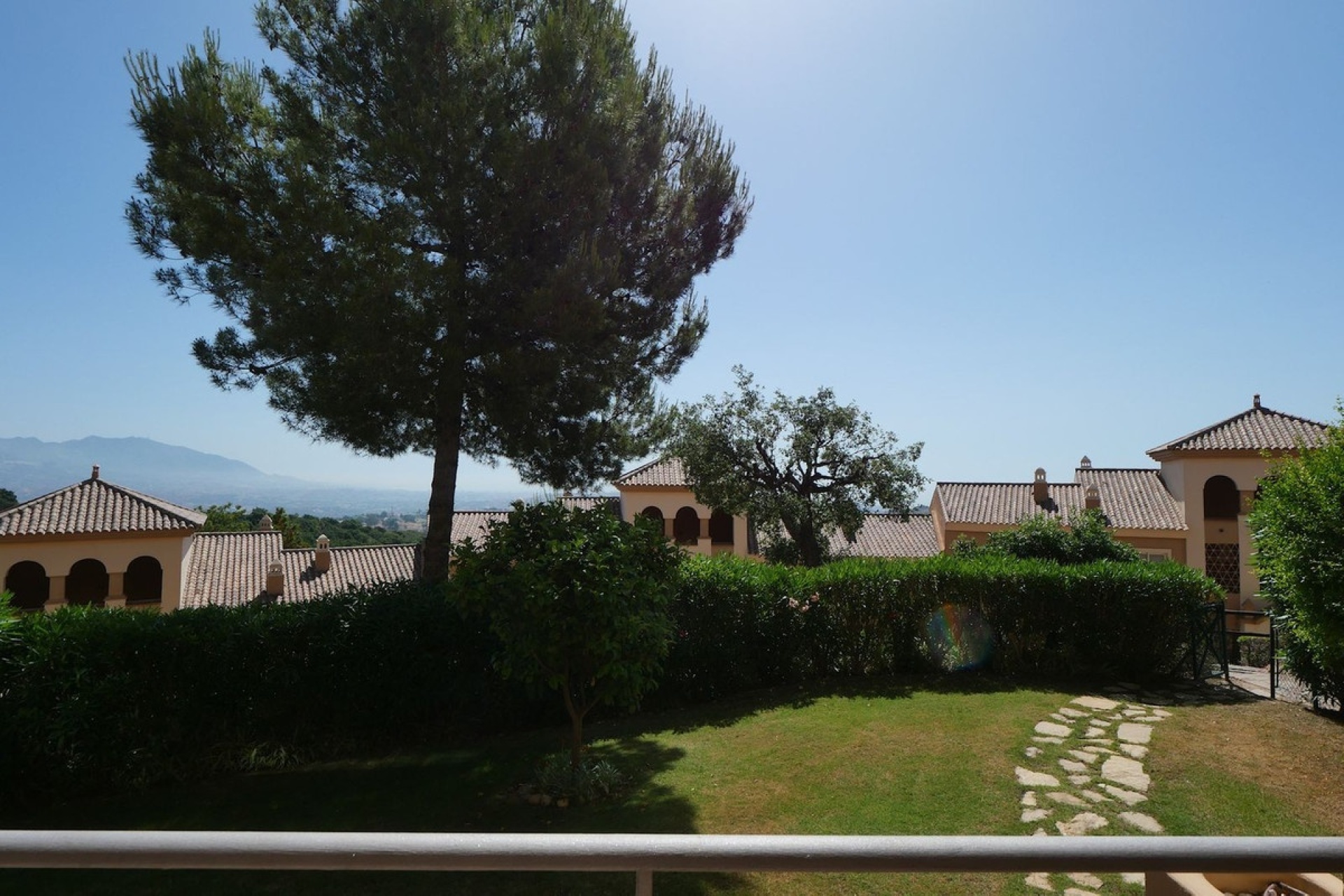 Resale - apartment - Marbella - La Mairena