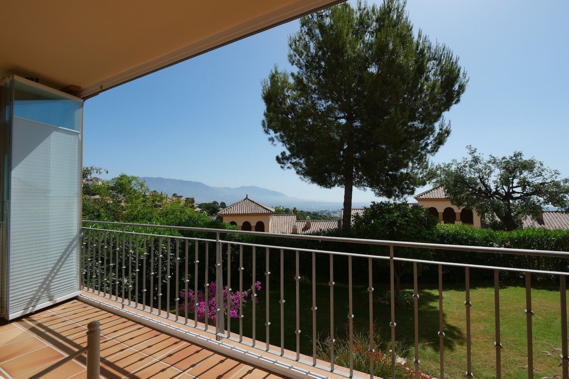 Resale - apartment - Marbella - La Mairena
