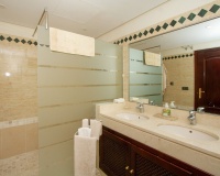 Resale - apartment - Marbella - La Mairena