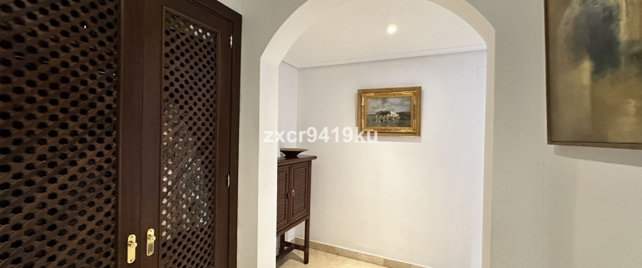 Resale - apartment - Marbella - La Mairena