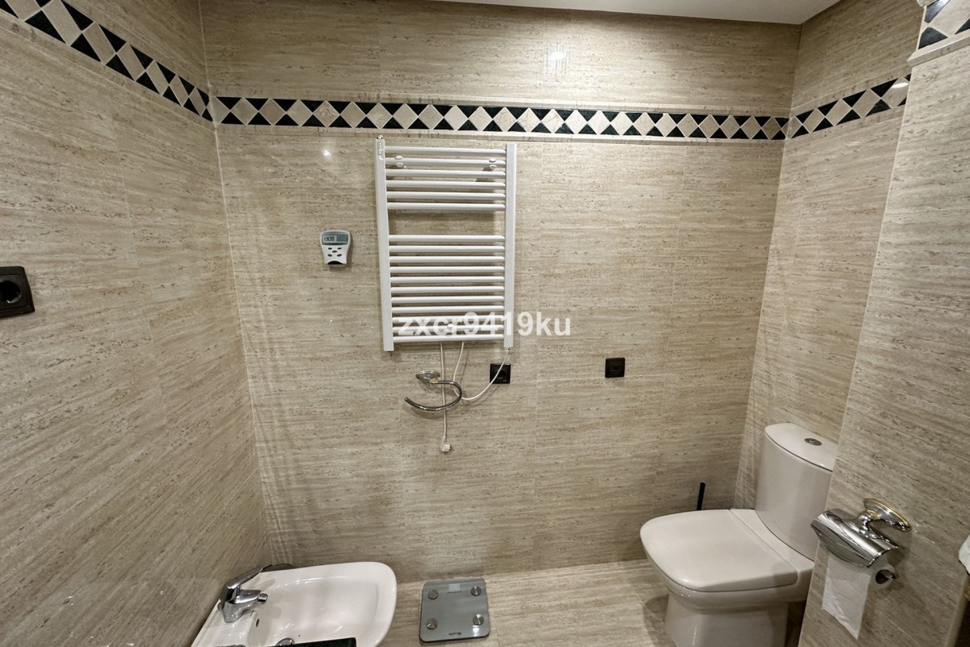 Resale - apartment - Marbella - La Mairena