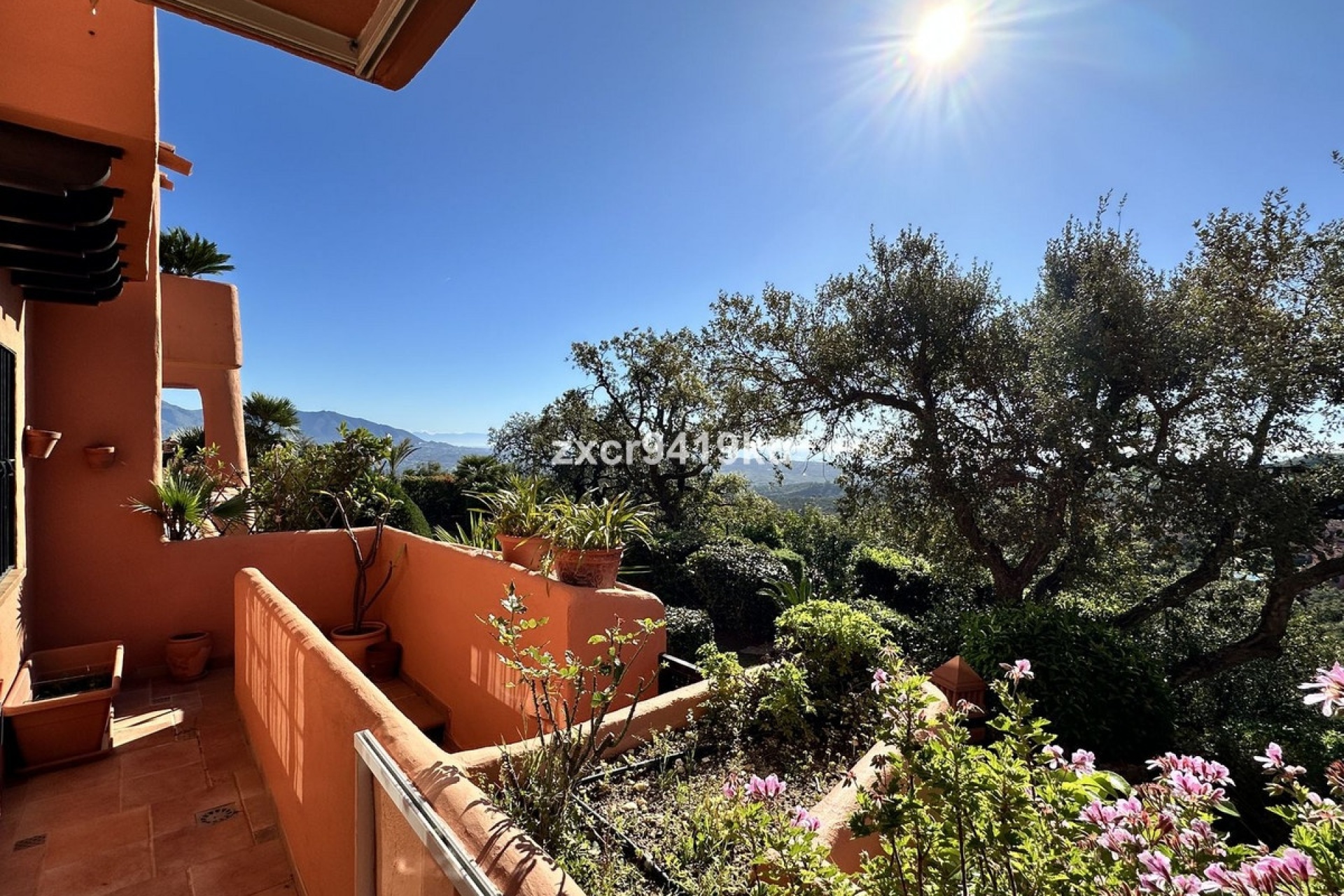 Resale - apartment - Marbella - La Mairena