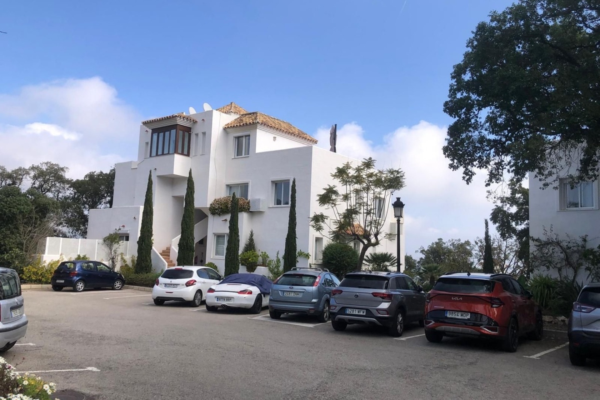 Resale - apartment - Marbella - La Mairena
