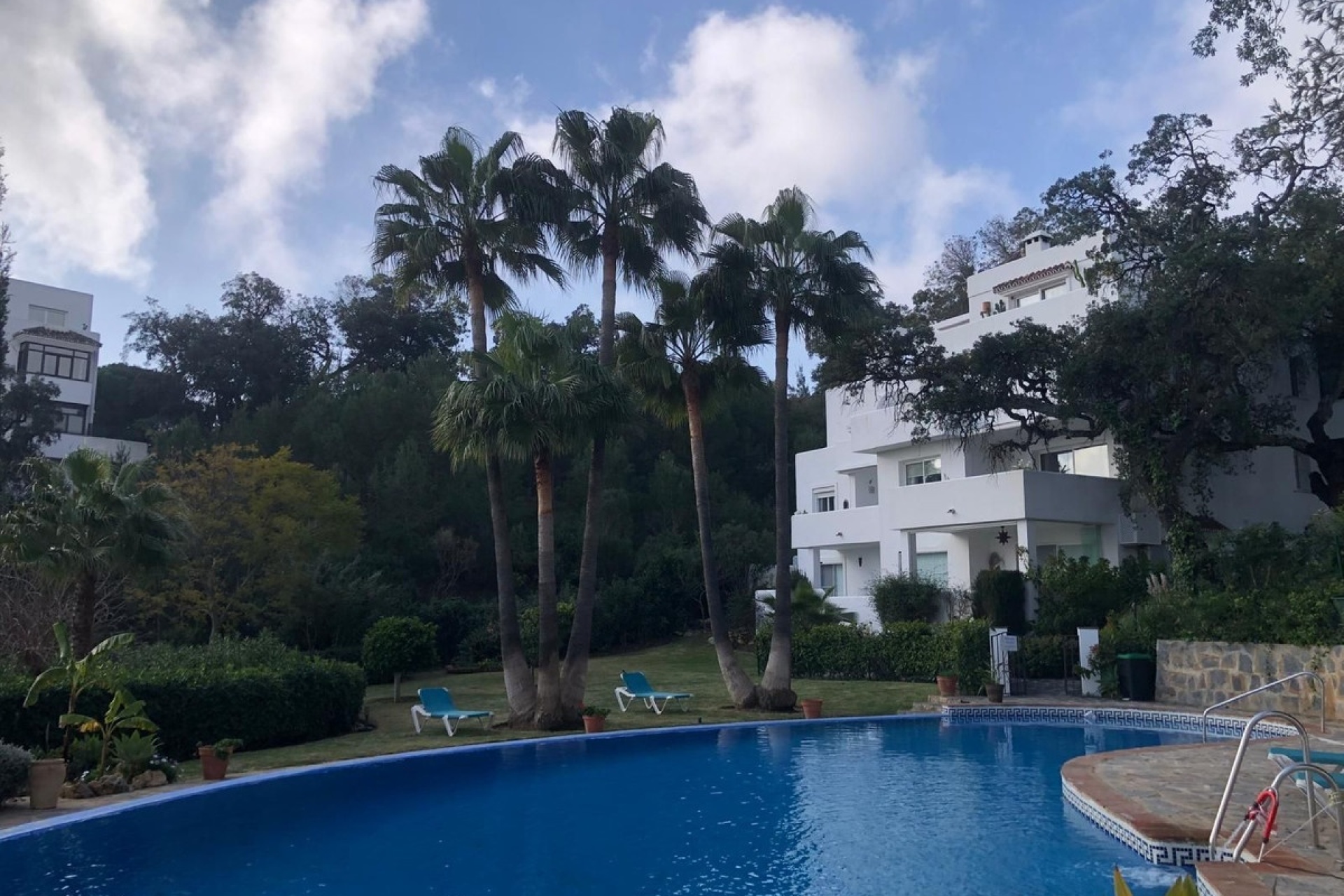 Resale - apartment - Marbella - La Mairena