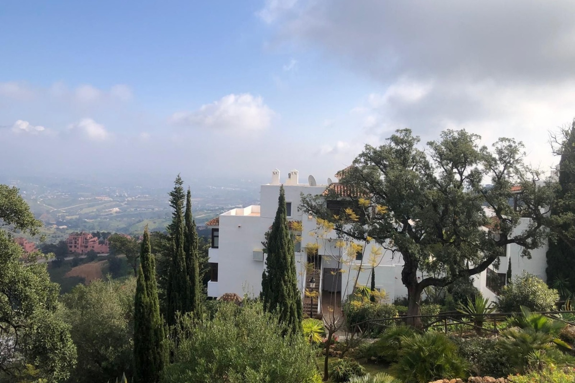 Resale - apartment - Marbella - La Mairena