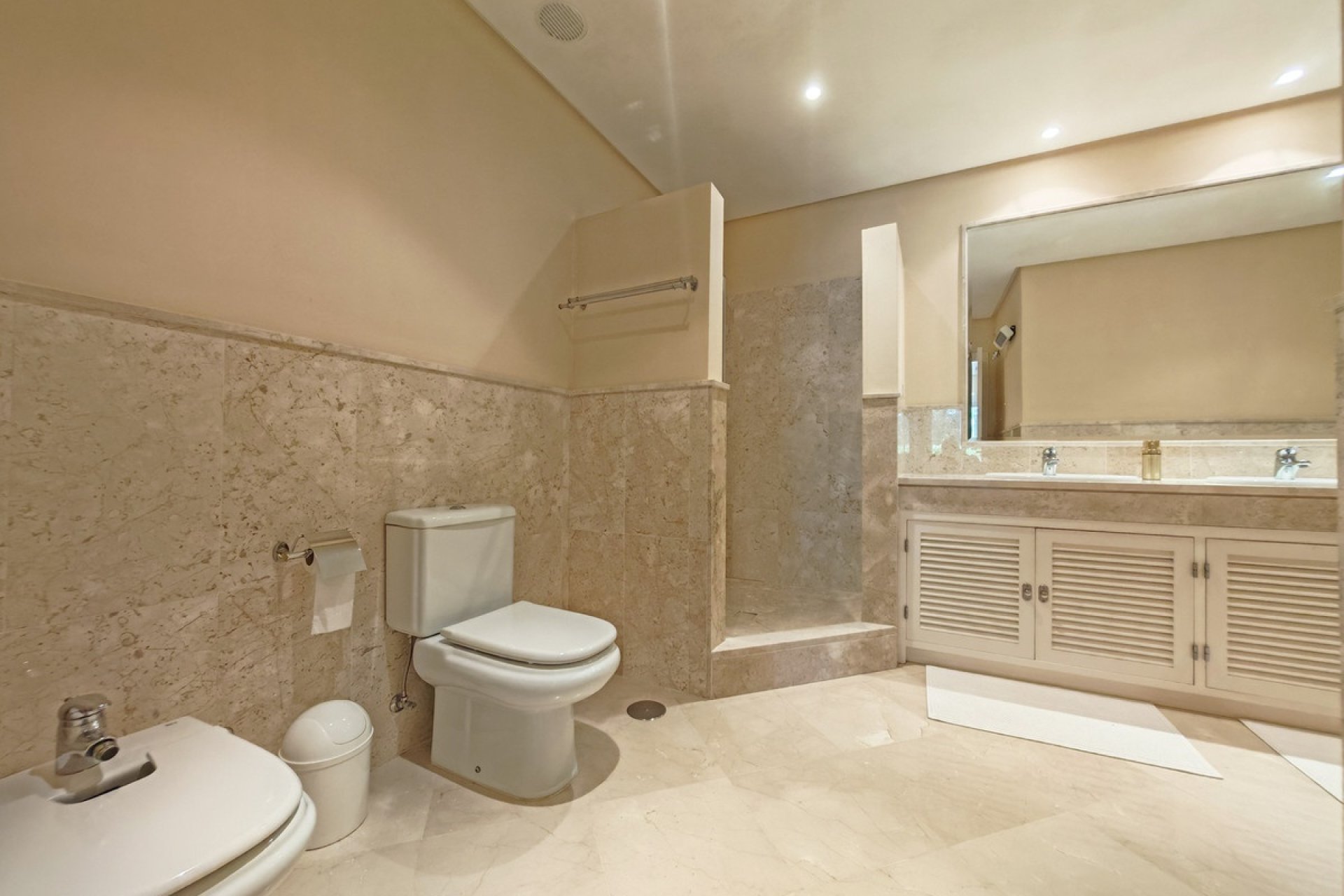 Resale - apartment - Marbella - La Mairena