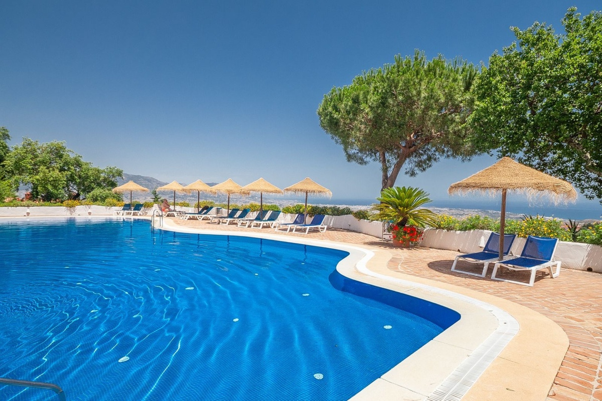 Resale - apartment - Marbella - La Mairena
