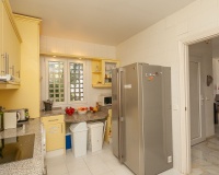 Resale - apartment - Marbella - La Mairena