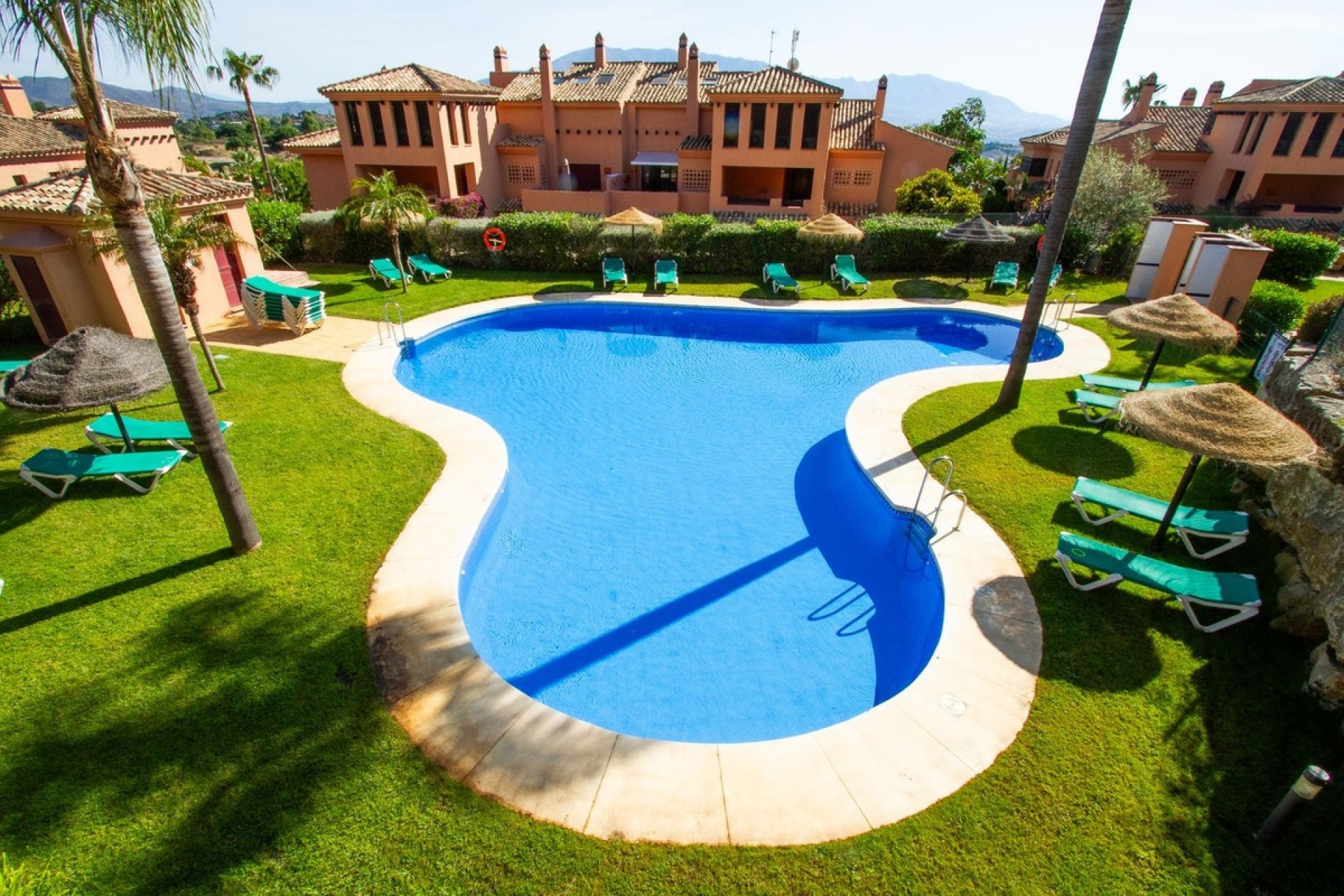 Resale - apartment - Marbella - La Mairena