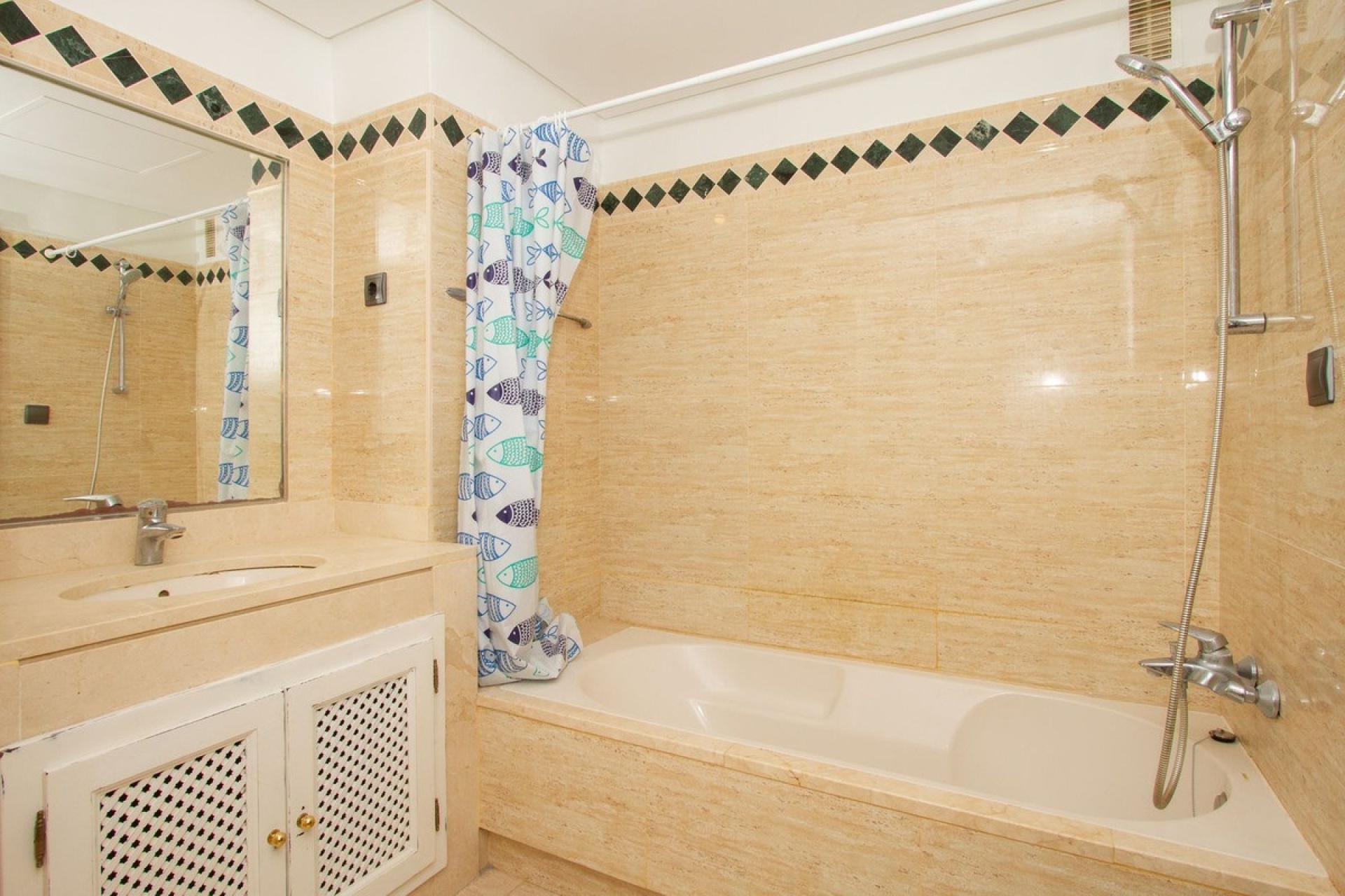Resale - apartment - Marbella - La Mairena
