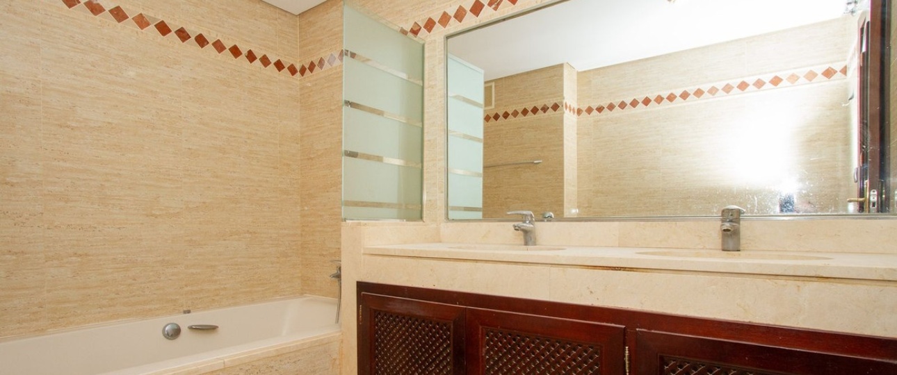 Resale - apartment - Marbella - La Mairena