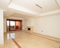 Resale - apartment - Marbella - La Mairena