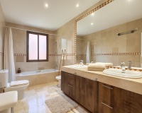 Resale - apartment - Marbella - La Mairena