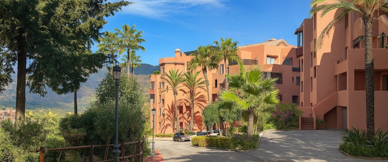 Resale - apartment - Marbella - La Mairena