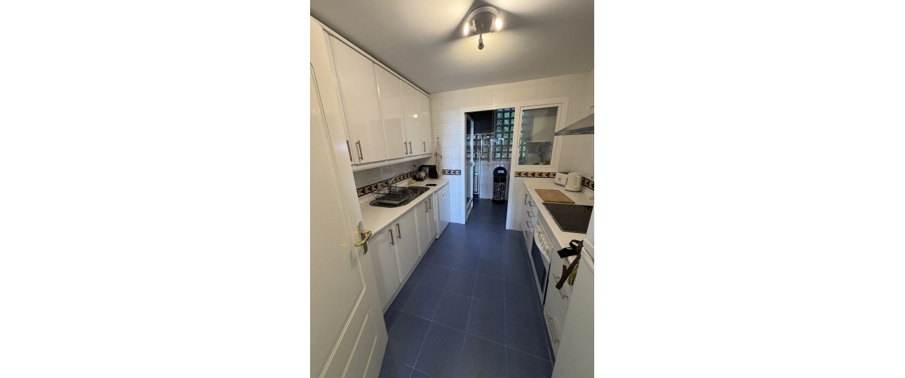 Resale - apartment - Marbella - La Mairena