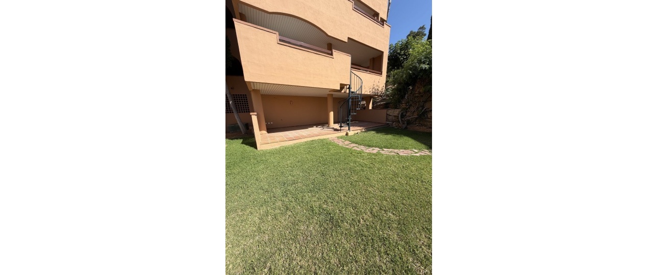 Resale - apartment - Marbella - La Mairena