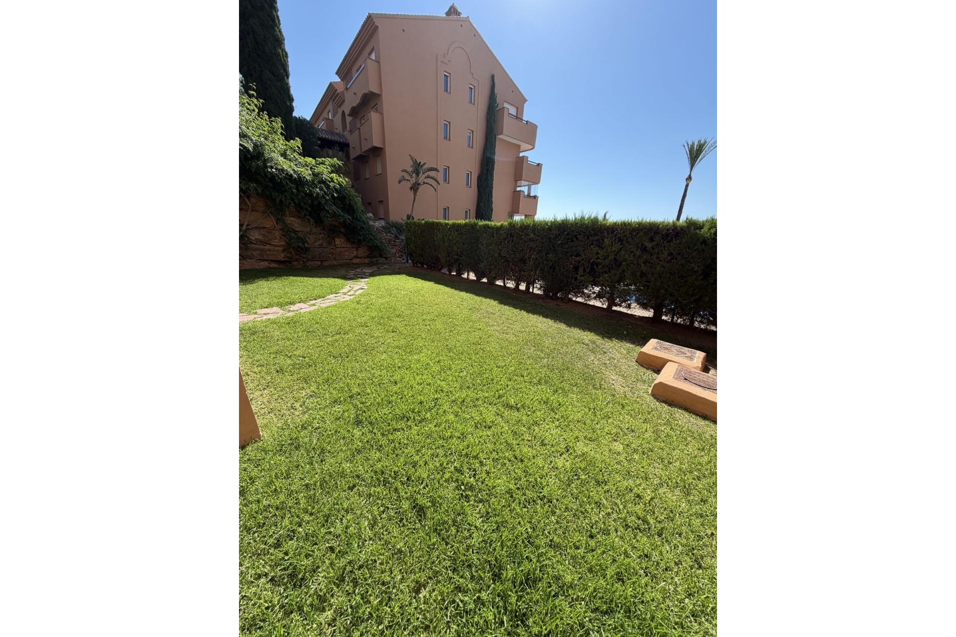Resale - apartment - Marbella - La Mairena