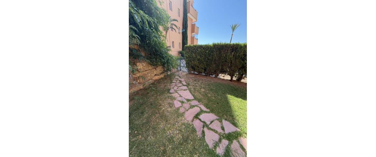 Resale - apartment - Marbella - La Mairena