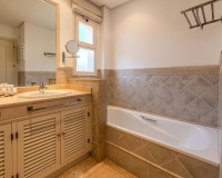 Resale - apartment - Marbella - La Mairena