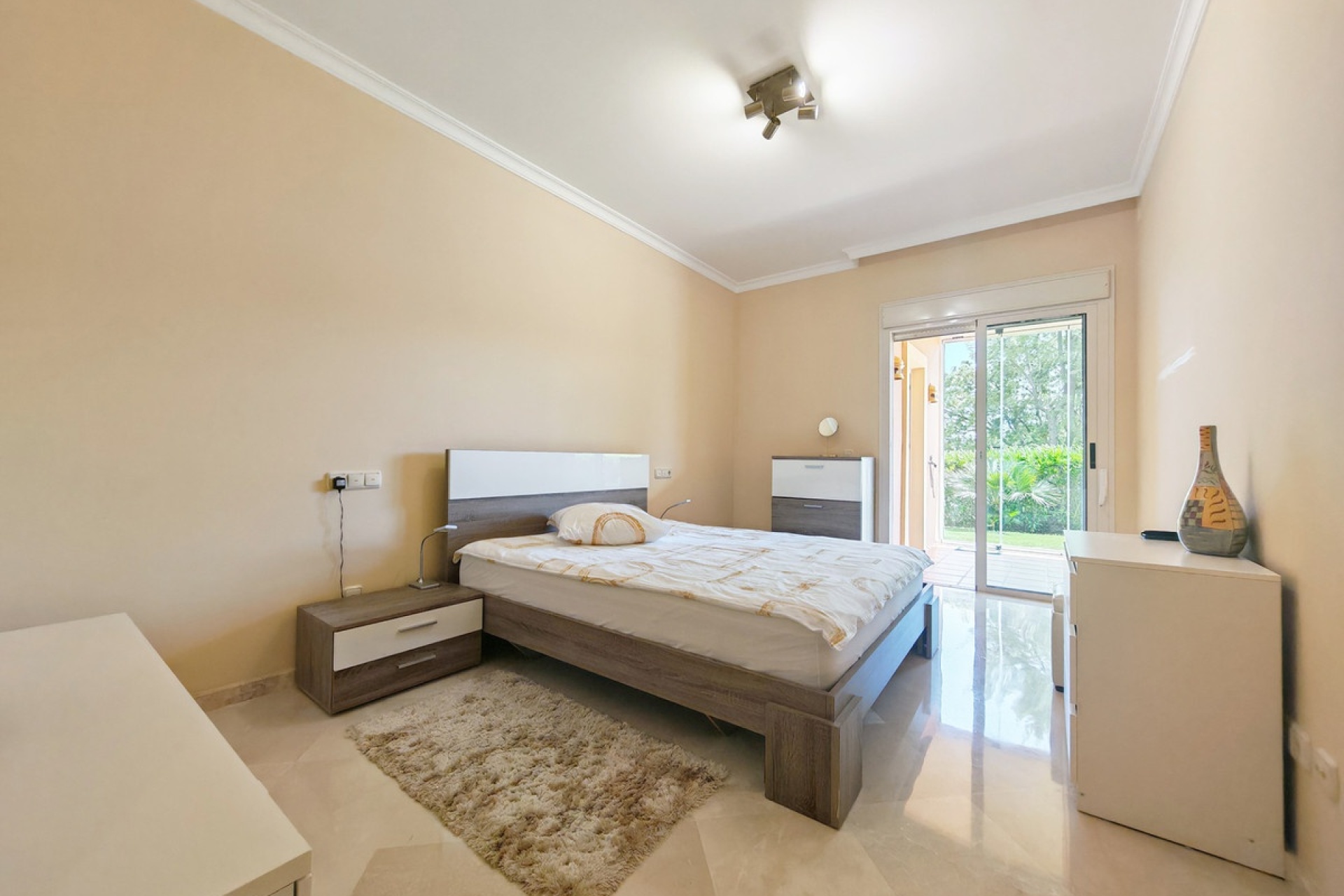 Resale - apartment - Marbella - La Mairena