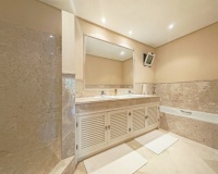 Resale - apartment - Marbella - La Mairena