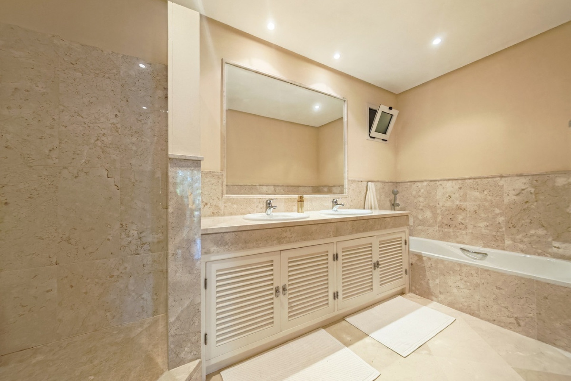 Resale - apartment - Marbella - La Mairena