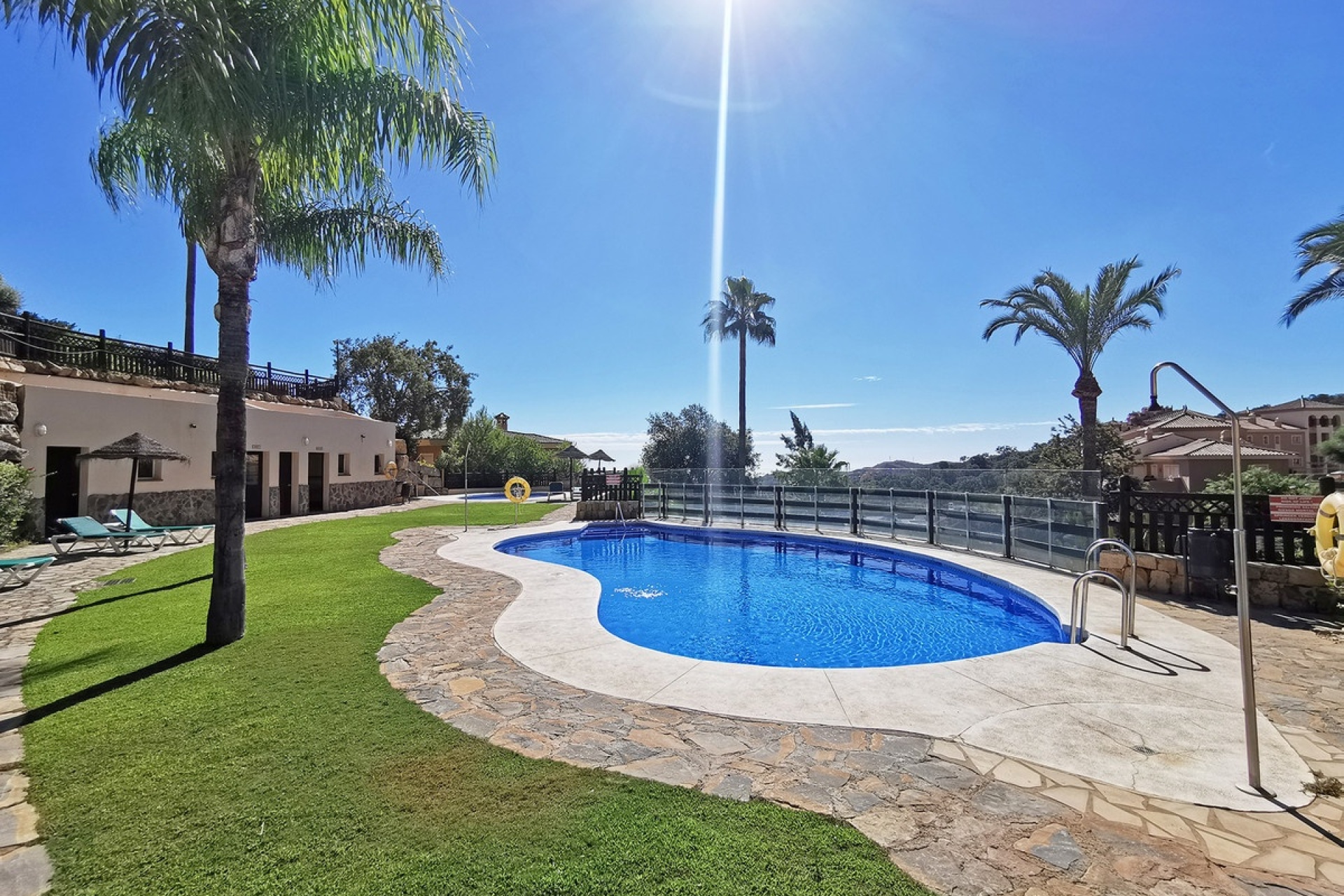 Resale - apartment - Marbella - La Mairena