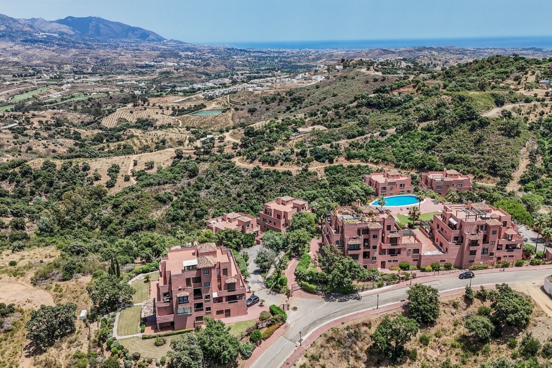 Resale - apartment - Marbella - La Mairena