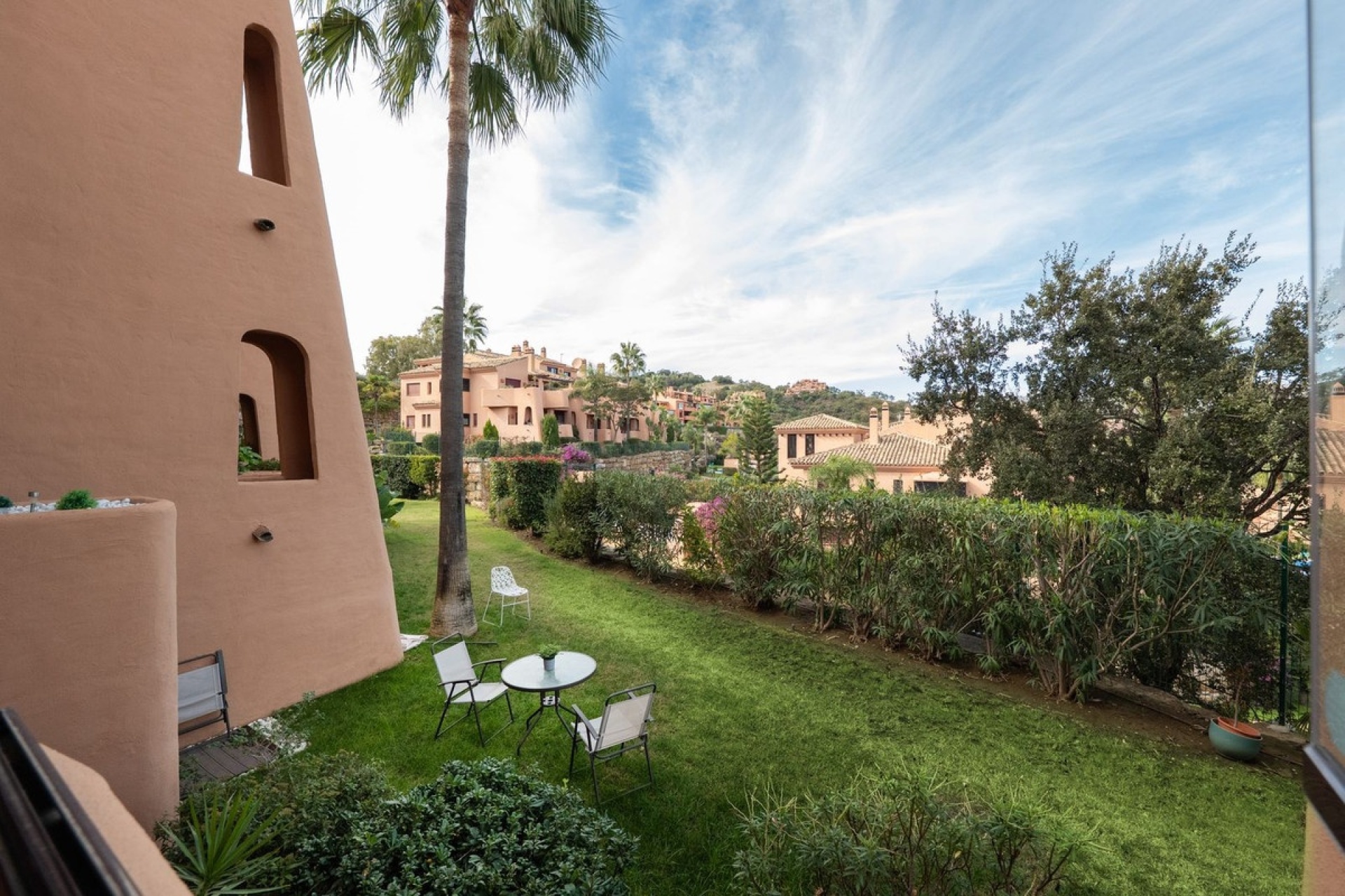 Resale - apartment - Marbella - La Mairena