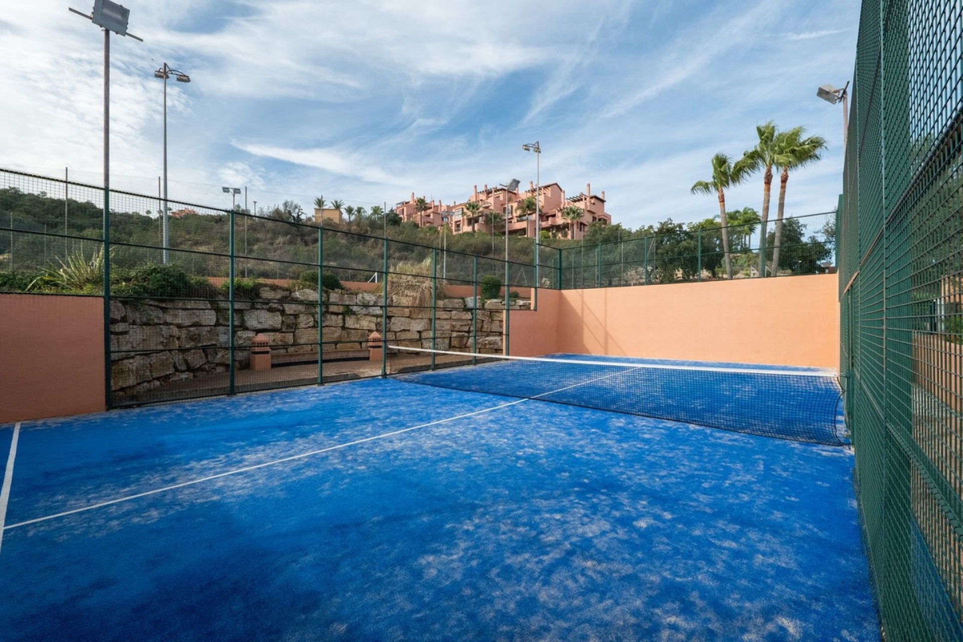 Resale - apartment - Marbella - La Mairena