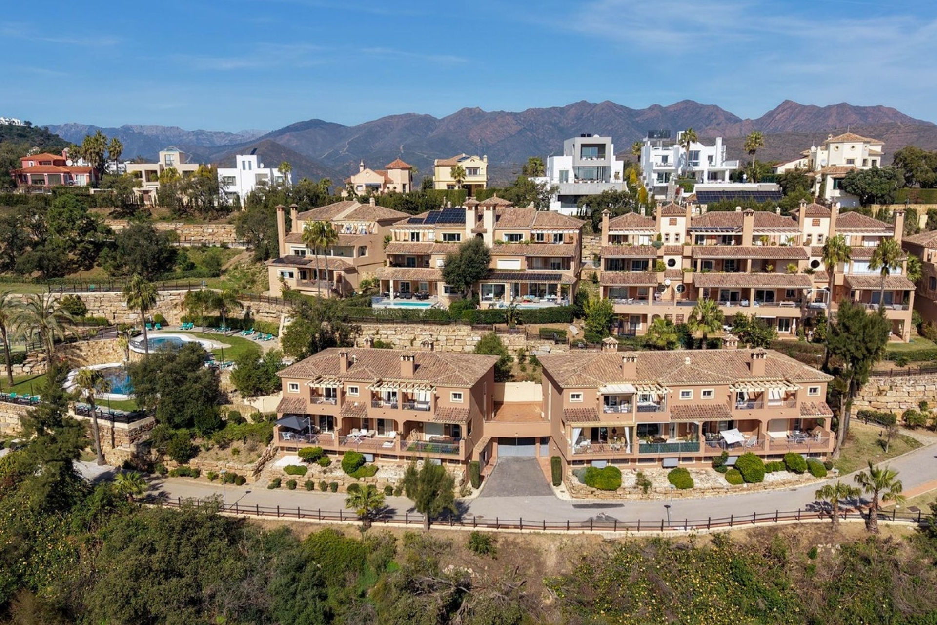 Resale - apartment - Marbella - La Mairena
