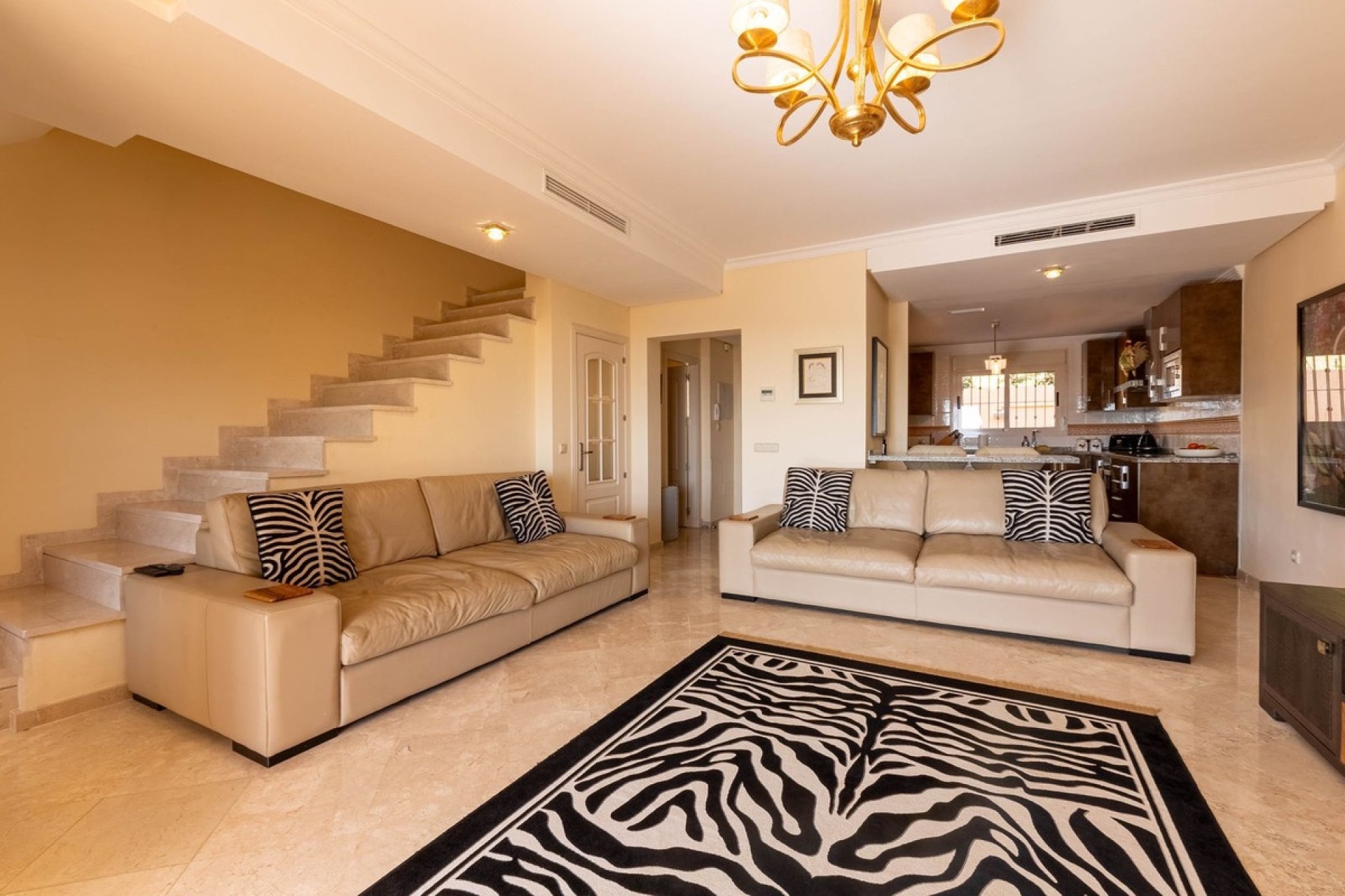 Resale - apartment - Marbella - La Mairena