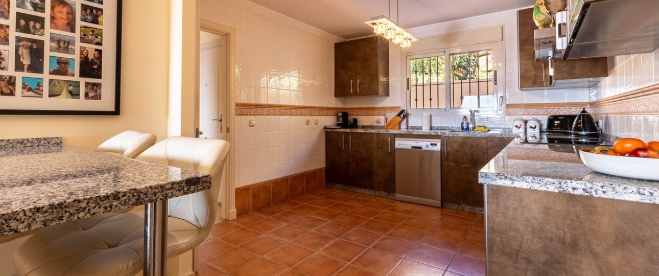 Resale - apartment - Marbella - La Mairena