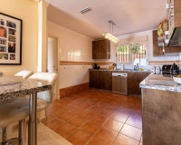 Resale - apartment - Marbella - La Mairena