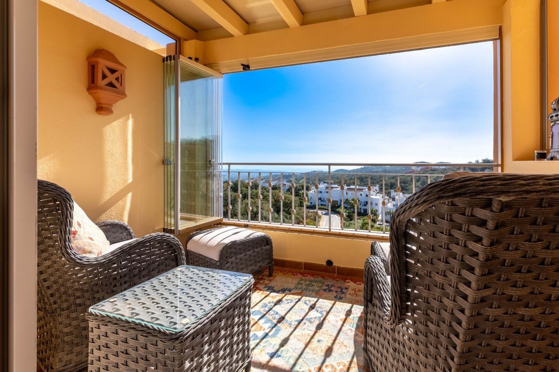 Resale - apartment - Marbella - La Mairena