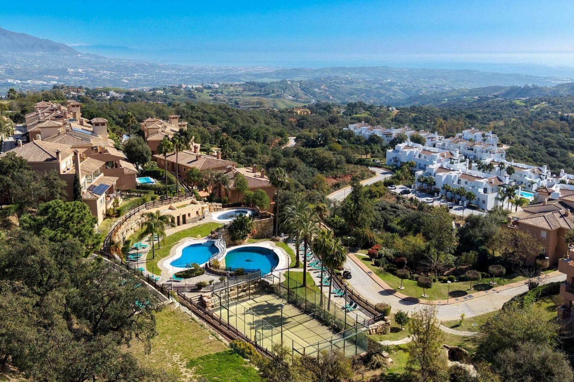 Resale - apartment - Marbella - La Mairena