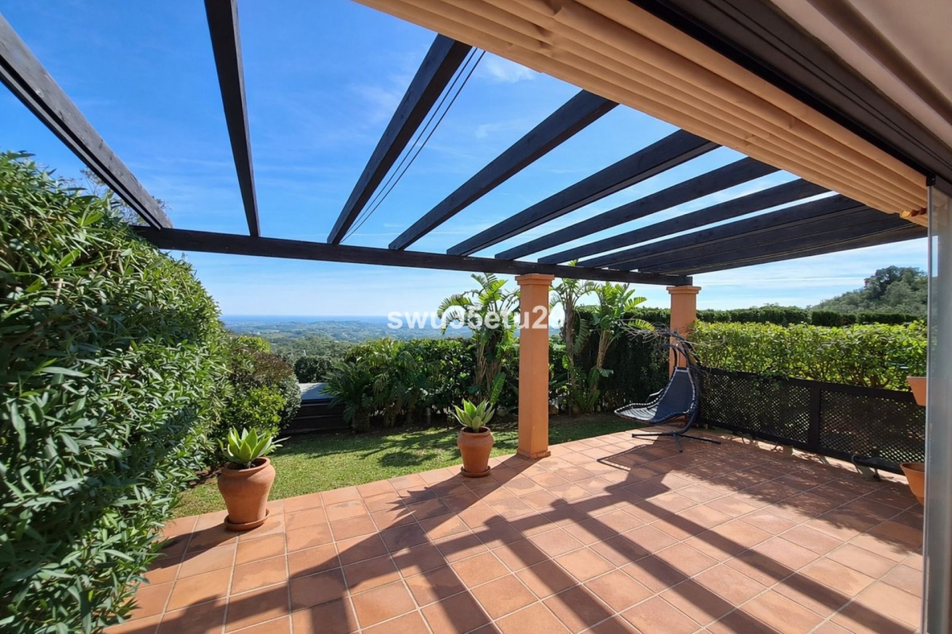 Resale - apartment - Marbella - La Mairena