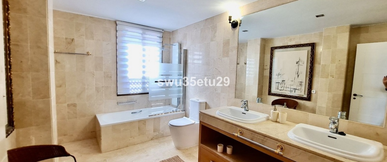 Resale - apartment - Marbella - La Mairena
